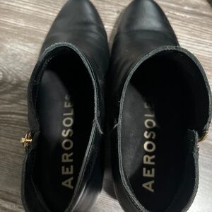 Women’s size 7 black aerosoles low cut boots